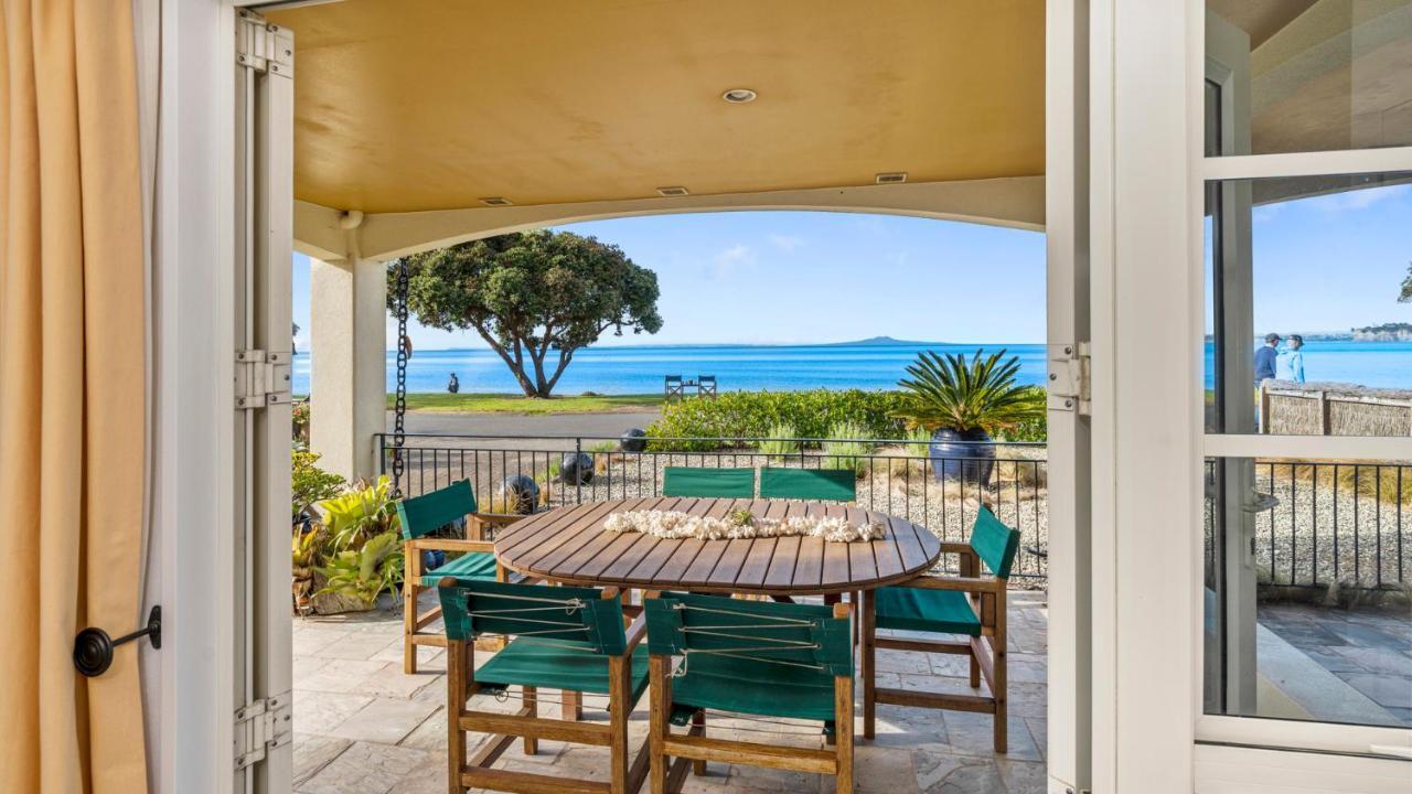 Beachfront Beauty * Whangaparaoa